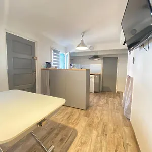 La Cle Maison De Ville, Clim, Wifi A La Bayore , Hyères France